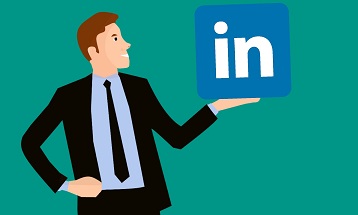 LinkedIn теперь переводит посты на 60 языков